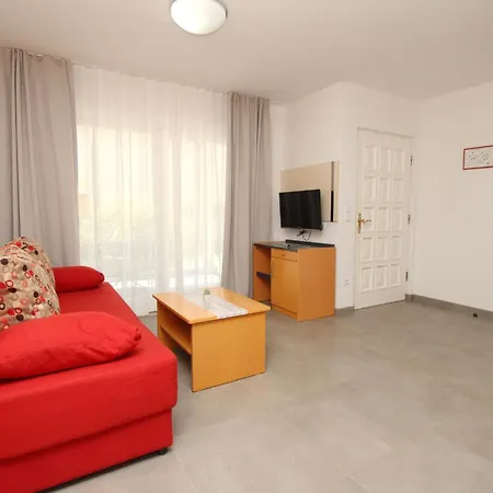 Corinthia 2 By Interhome Apartment *