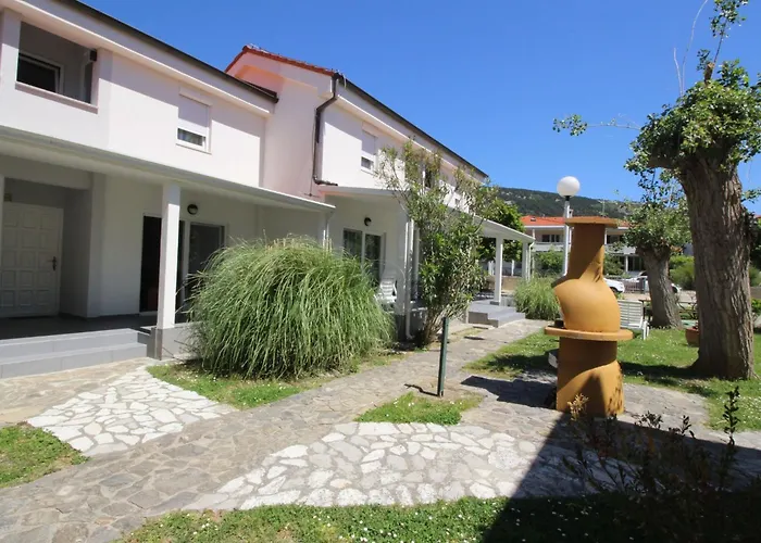 Lägenhet Corinthia 2 By Interhome