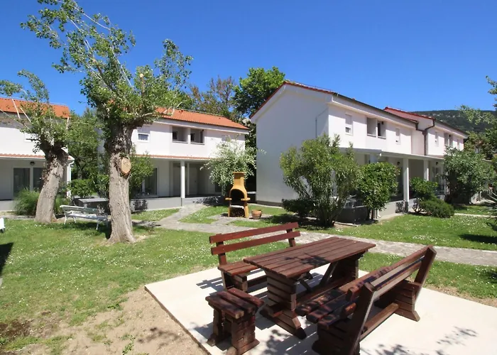 Corinthia 2 By Interhome