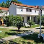 Corinthia 2 By Interhome