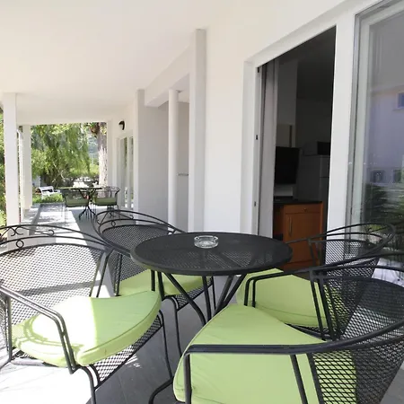 Corinthia 2 By Interhome