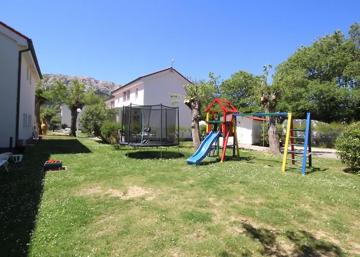 Corinthia 2 By Interhome * באסקה